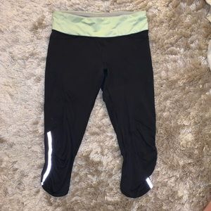 Lululemon Training Crop SZ 4 - lime waistband